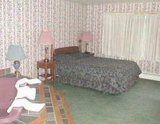 Ladd Brook Inn 포우날 객실 사진