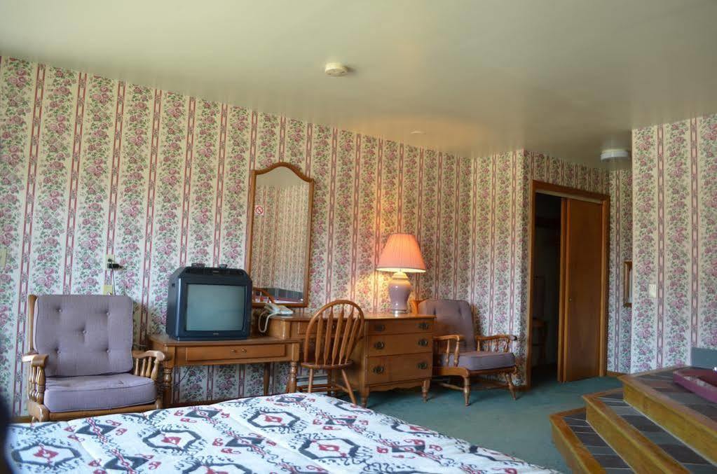 Ladd Brook Inn 포우날 외부 사진