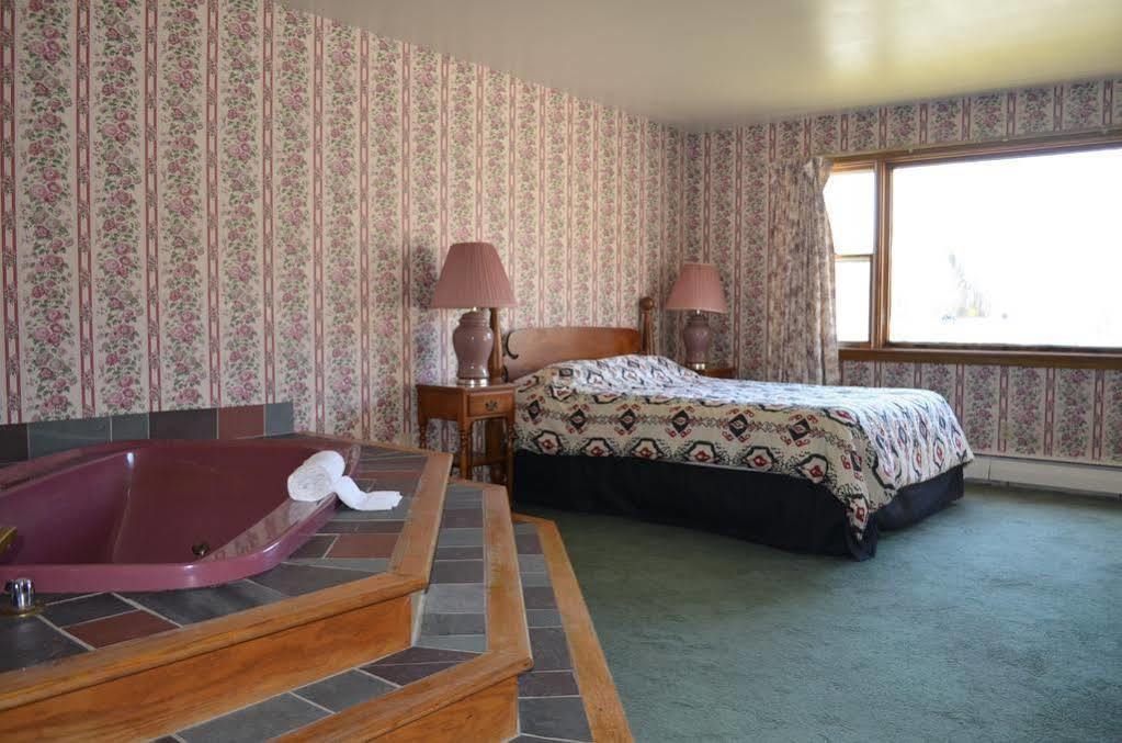 Ladd Brook Inn 포우날 외부 사진