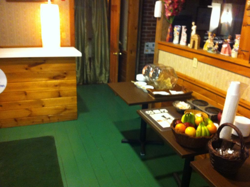 Ladd Brook Inn 포우날 외부 사진