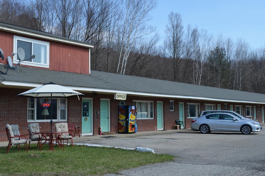 Ladd Brook Inn 포우날 외부 사진